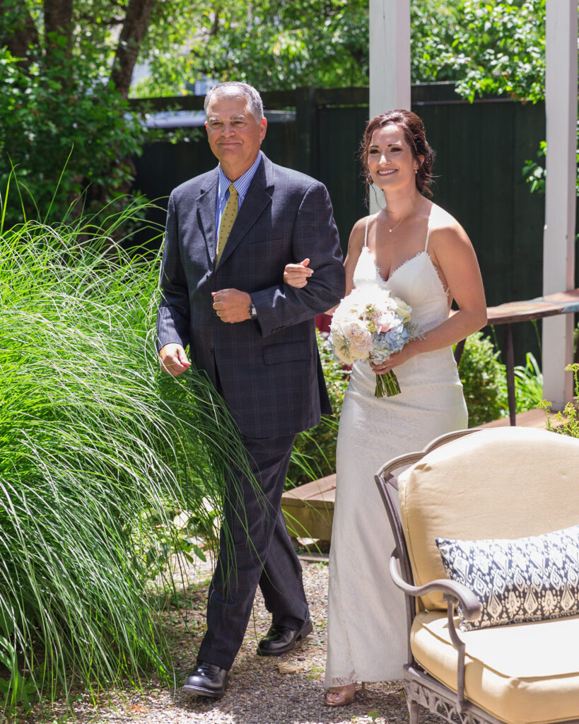 Elegant Micro Wedding at Bridgeton House on the Delaware photography by Laura Billlingham